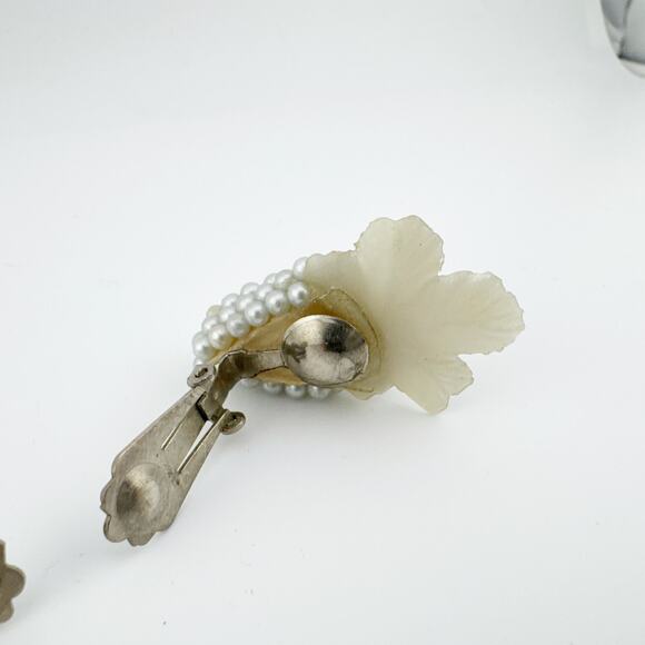 Vintage Faux Pearl & Rhinestone Clip-On Grape Cluster Earrings - Picture 8 of 10